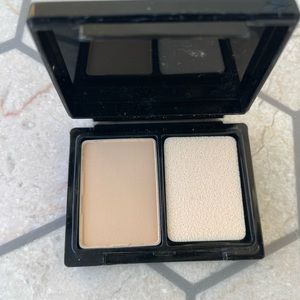 BOBBI BROWN Illuminating Finish Powder Compact Foundation SPF 12 in BEIGE - NEW